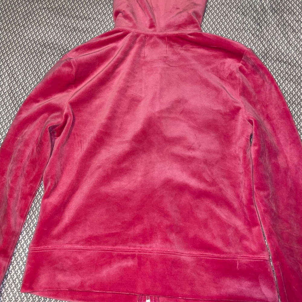 Brand new sweater - Picture 5 of 7